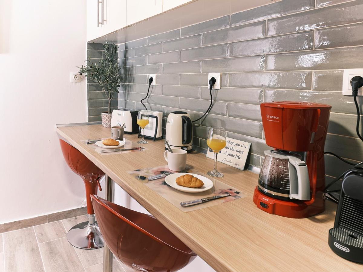 "Under The Olive Tree"- Beautiful Apartment In The Heart Of Афіни Екстер'єр фото