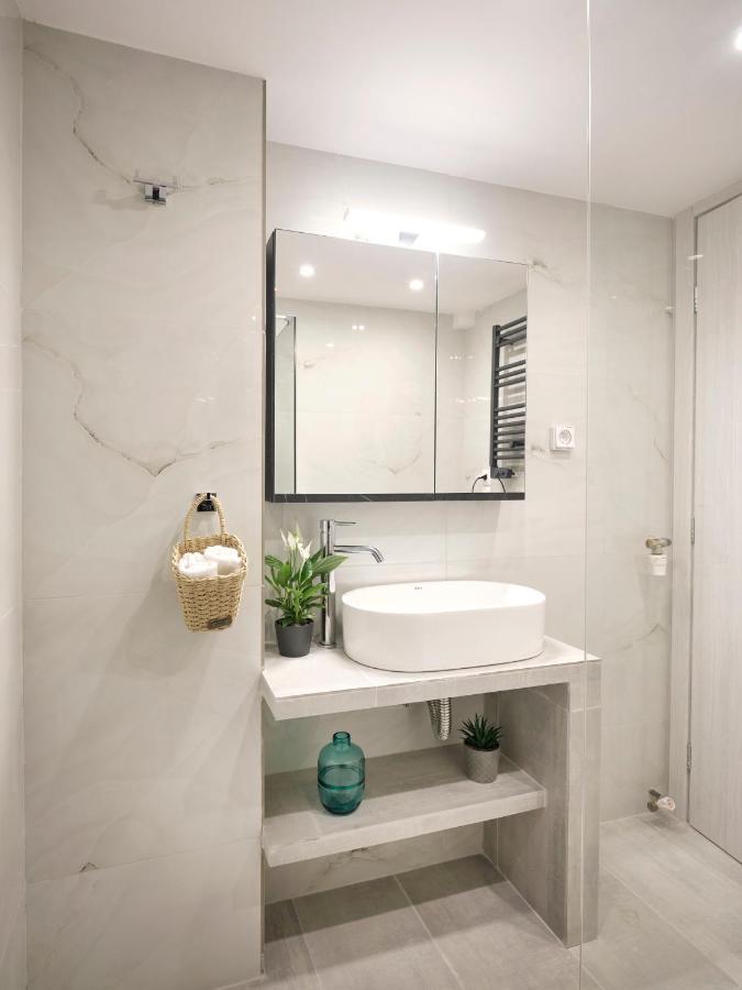 "Under The Olive Tree"- Beautiful Apartment In The Heart Of Афіни Екстер'єр фото